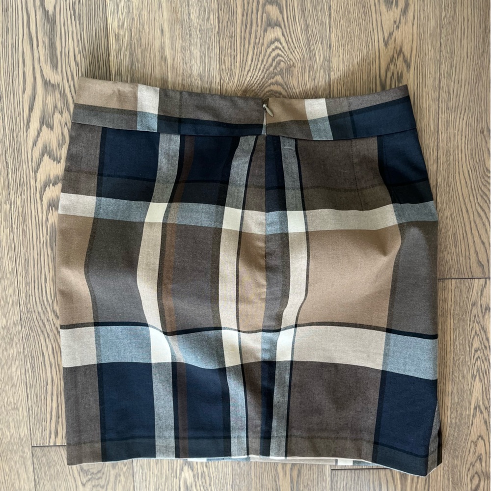 Mini skirt - Picture 2 of 2